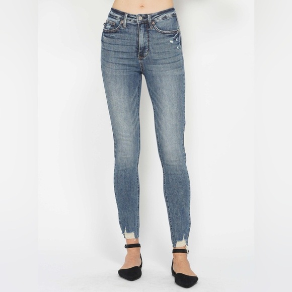 NWT Judy Blue PLUS + REG Size Tummy Control Raw Hem Destroyed Skinny Jeans